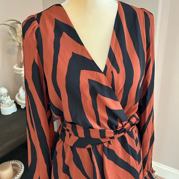 NWT Peyton Jensen Evereve Dress (size Small) - Picture 3 of 5